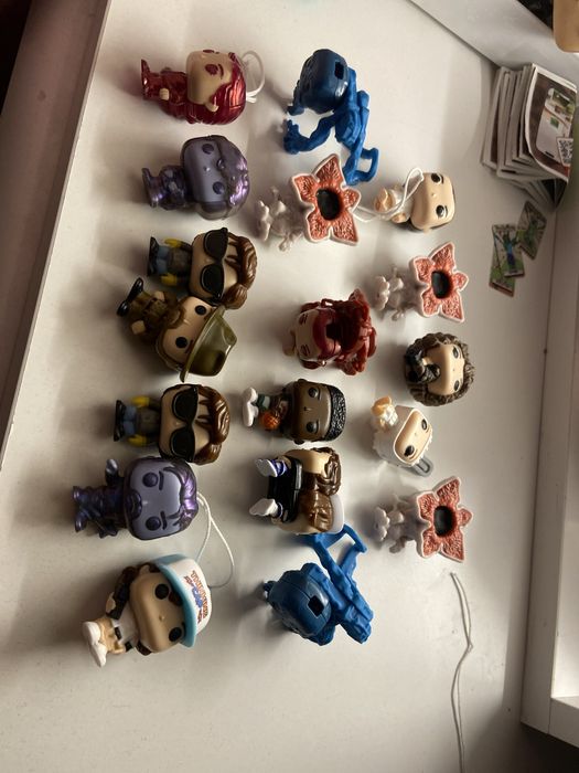 Продаю фигурки очень странные дела