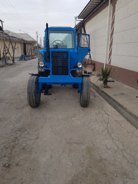 Traktor MTZ80 sotiladi