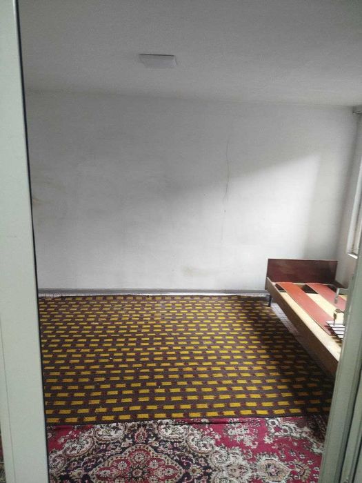 1*2х. комнат. 1 этаж. Кирпичный Дом. Общежитие 28м2. Ор-р. Урикзор.