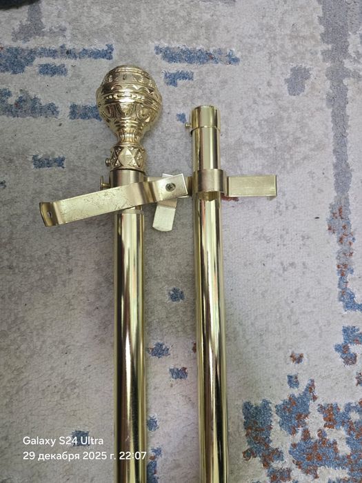 Продам карниз круглый двухрядный  золотой