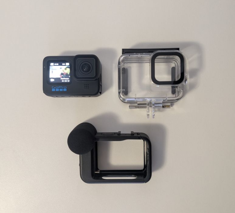 GoPro Hero 11 Black + Media Mod + Kit complet accesorii + card 256GB (