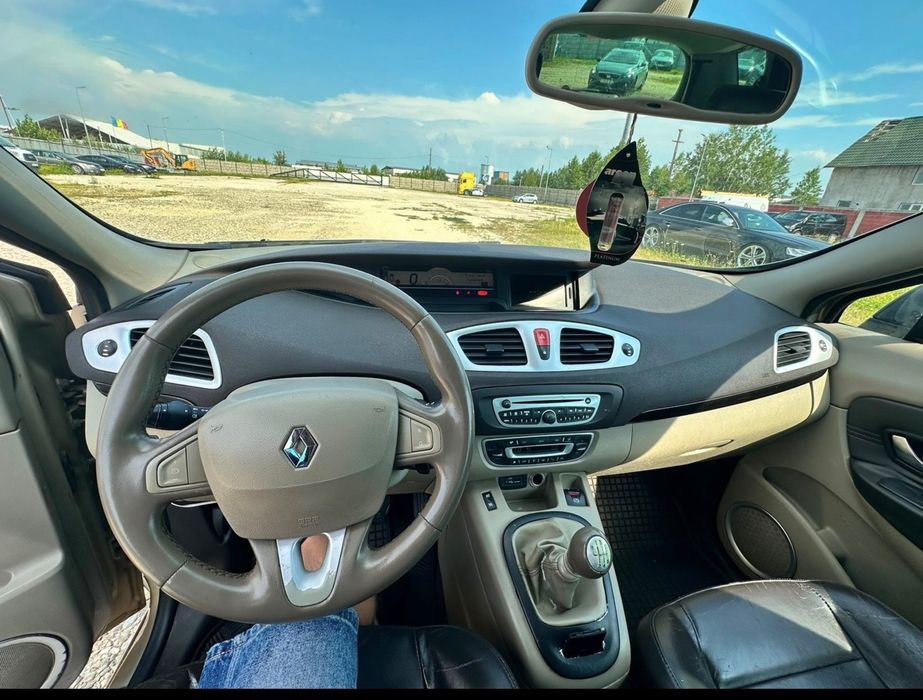 Renault Grand Scénic 1.5 dCi – 7 locuri – 2007