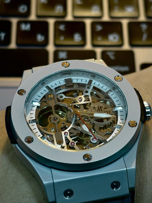 механические часы Hublot skeleton