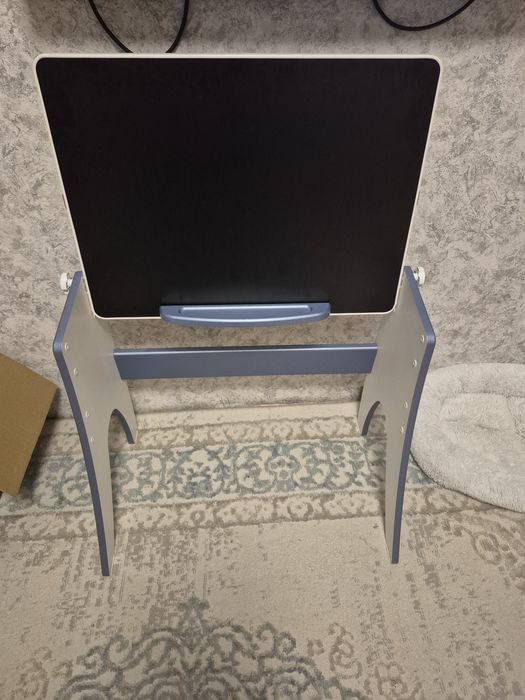 Продам детский столик