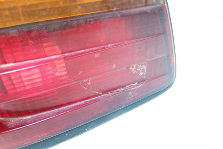 Stop  dreapta cu mic defect Mercedes-Benz W124 prima generatie