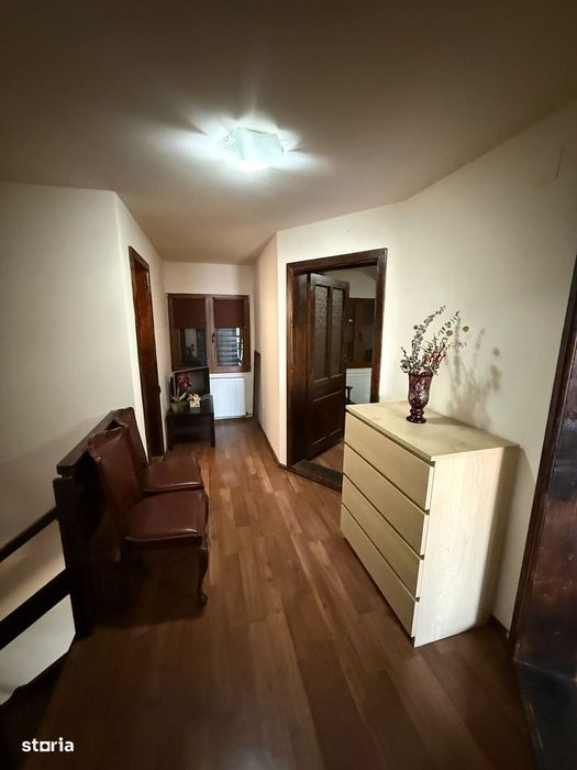 Casa de locuit sau de vacanta in Cornetu.