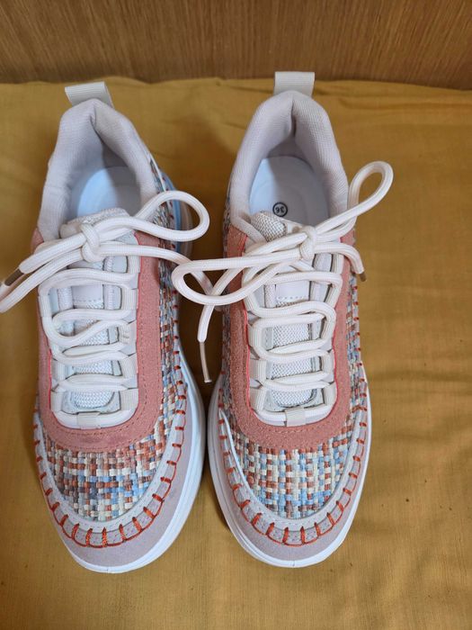Sneakers portocalii cu talpă groasă