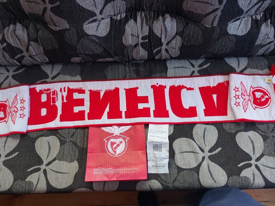 Шал на фк Бенфика-оригинален