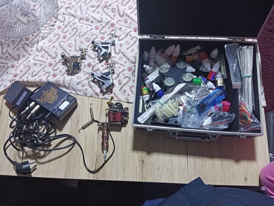 Mașina de tatuat noua