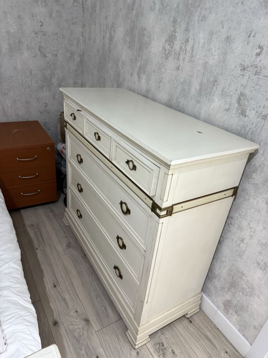 продам камод , кровить , и 2 тумбы