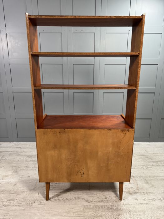 Винтидж библиотека - секция от 60-те Р264