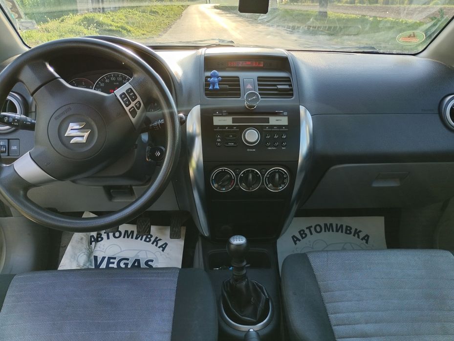 Продавам Suzuki SX4