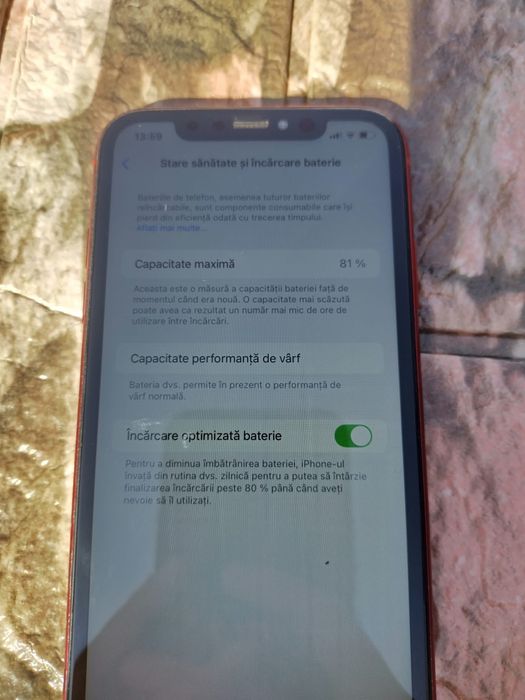 Vând iphone xr roșu 128