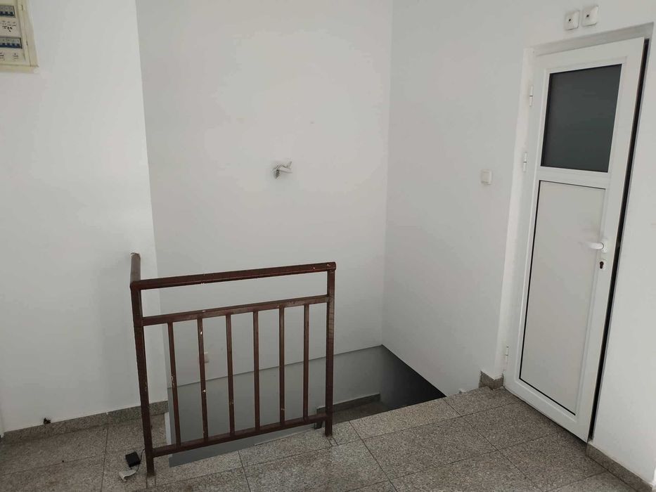 Дава се под наем Офис в Русе, Център - 59 кв.м за 224.4 € - Снимка #8