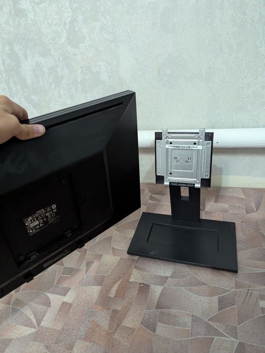 Монитор 60hz DELL