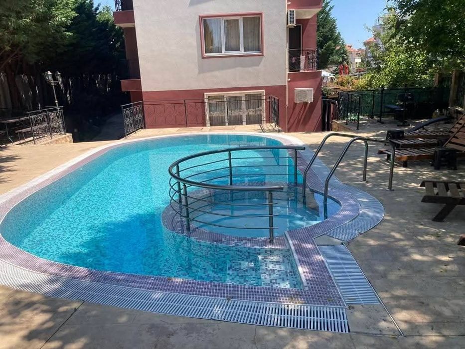 Двустаен апартамент в Равда