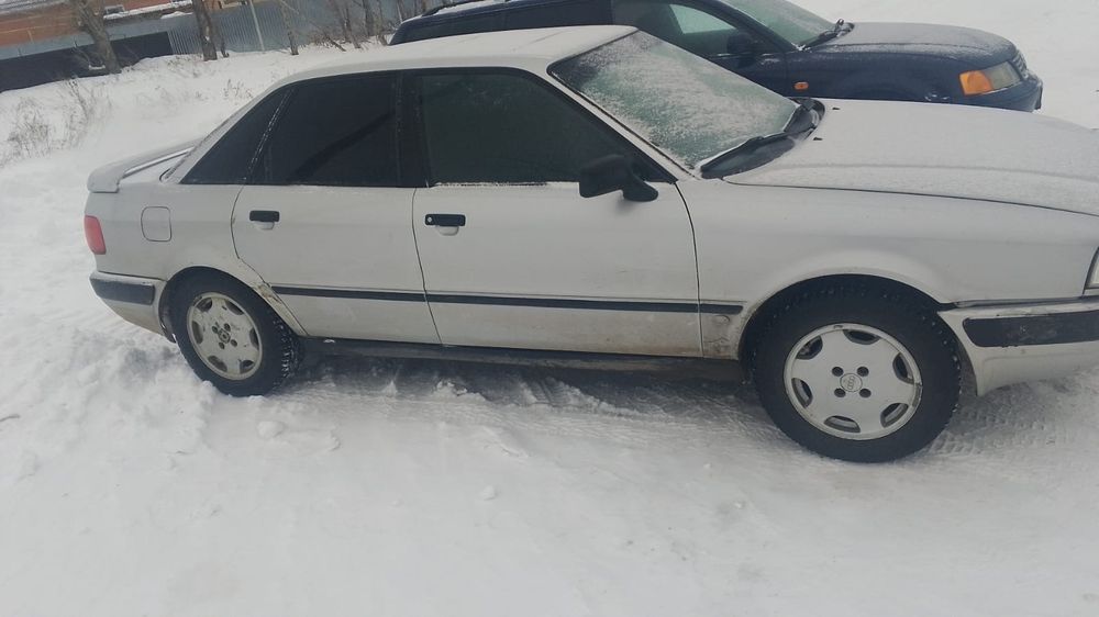 Продам Ауди 80 б4