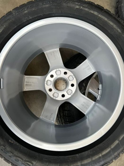 vand jante noi originale Audi A6,A4 pe 17” cu anvelope noi de iarnă