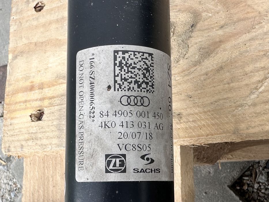 Амортисьори с пружини AUDI A7 C8 комплект 4K0413031AG 4K0513035AD