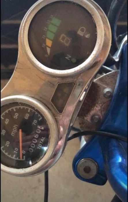 Choper 125 cc pornire buton cat si pedala 4 trepte viteza