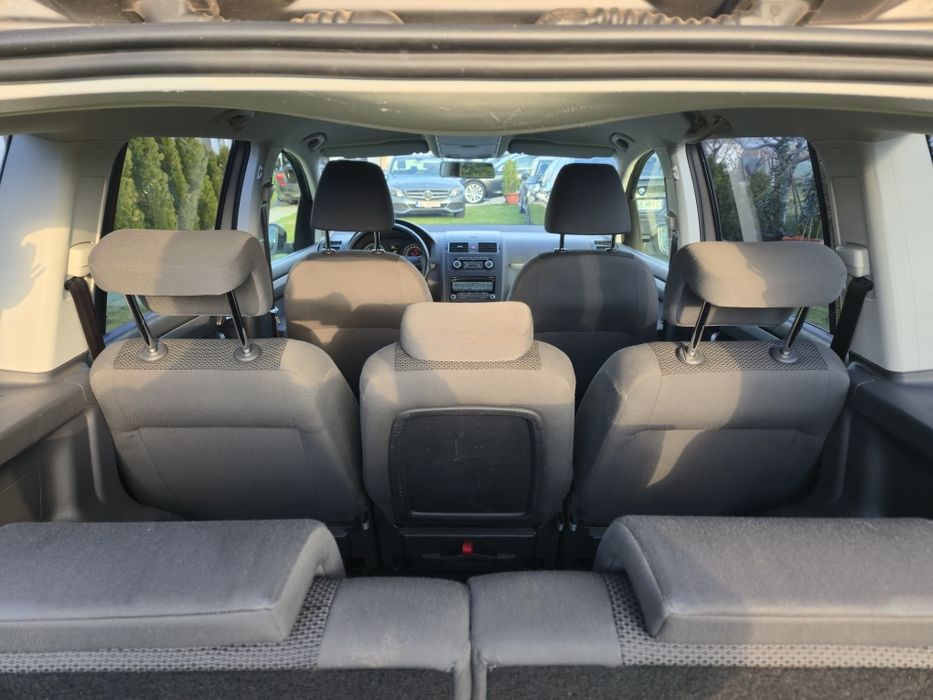 Volkswagen Touran Facelift 2011 1.6 105 cp 7 locuri 217.000km