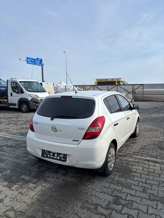 Dezmembram Hyndai I20 1.4 diesel din 2011