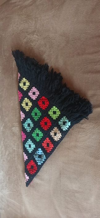 Шал,ръчно изплетен