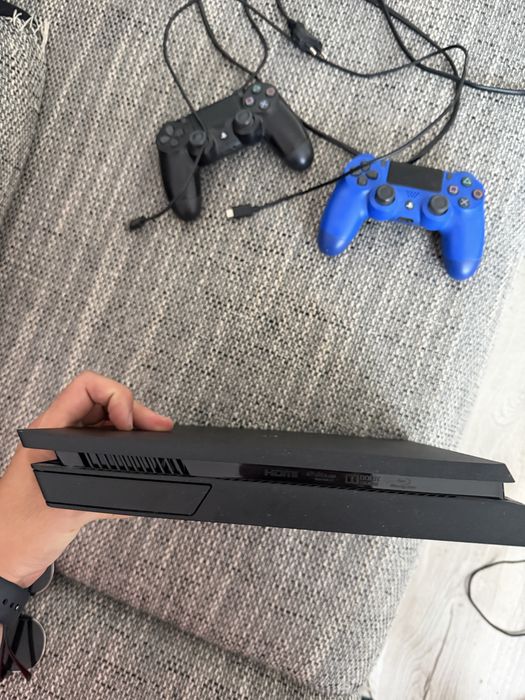 Playstation 4 slim - FARA SCHIMBURI