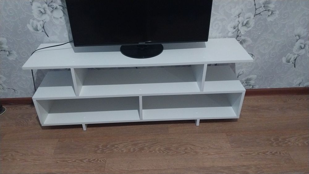 Тумба по телевизор