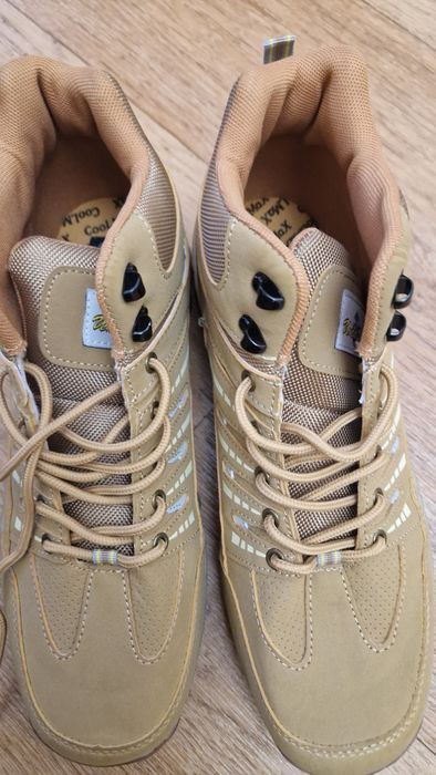 Продаю мужские ботинки