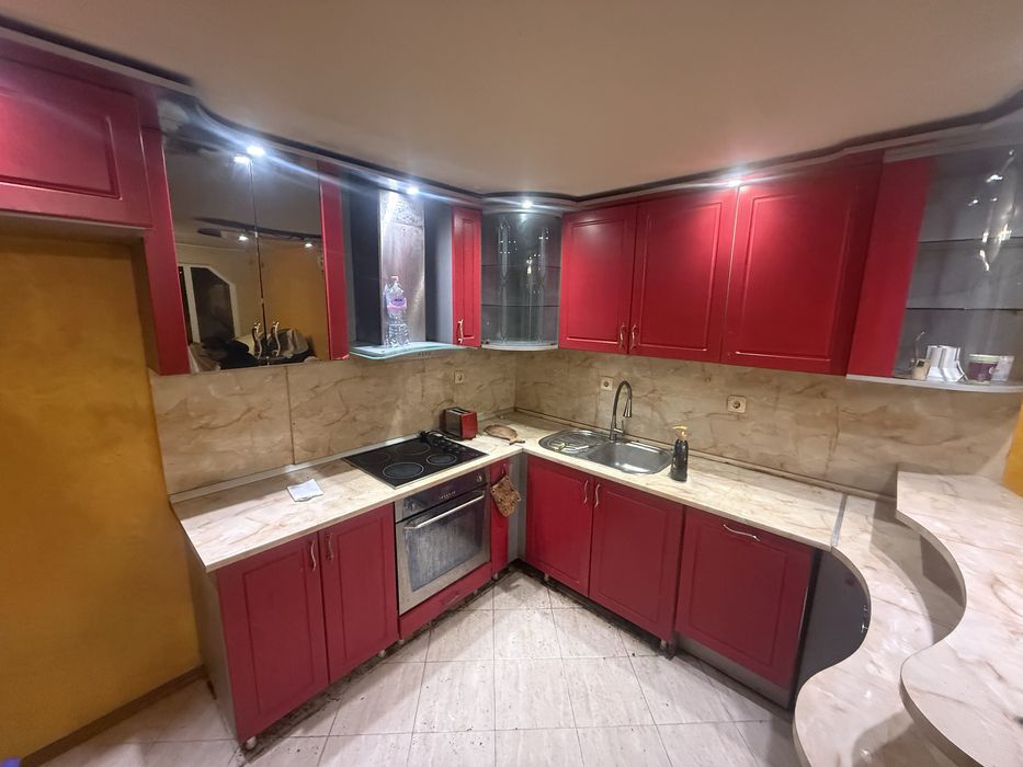 Цяла кухня с оборудването