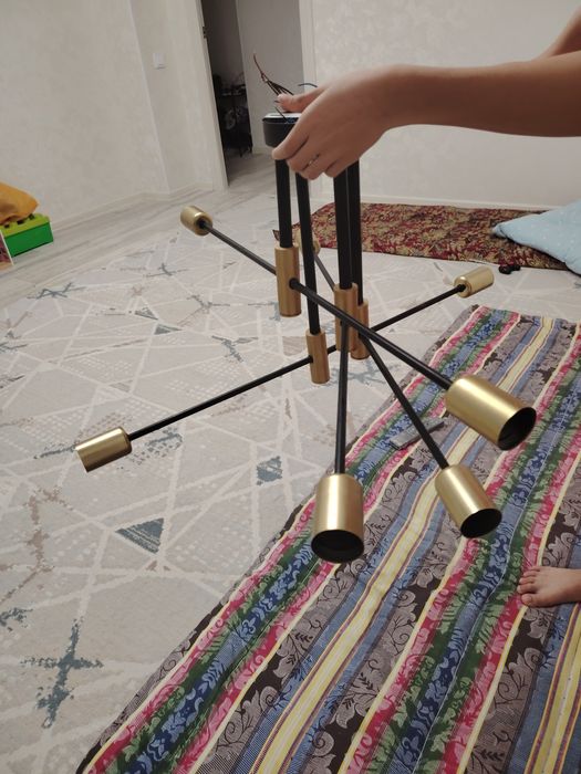 Продам люстру в отличном состоянии