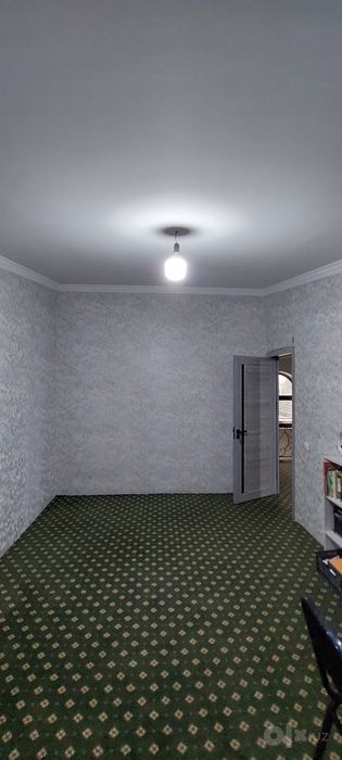4/2-3/3. Квартира -дуплекс, 102 м². Дом кирпич. Сергели, мах. Согдиана