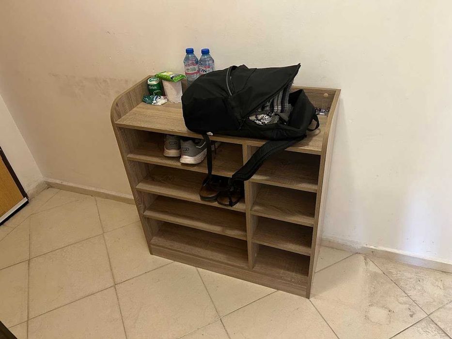 Дървен шкаф за обувки