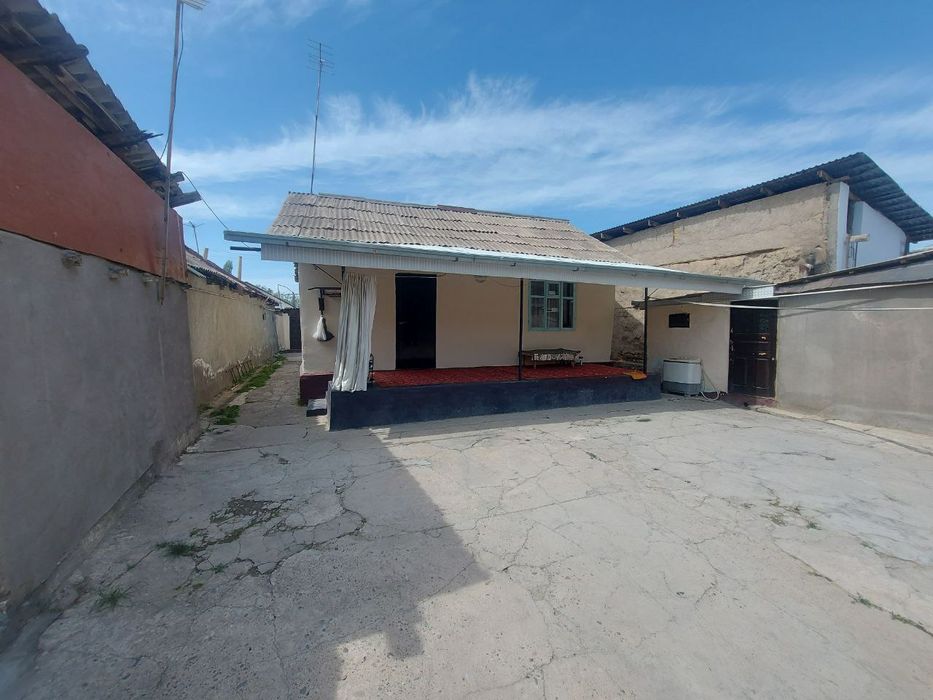 3 xonali kevartirga obmen 4 sotik uchastka 7 xonali