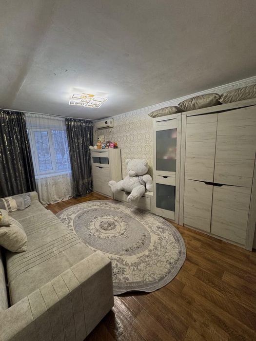 Продаётся просторная 1 -ком квартира