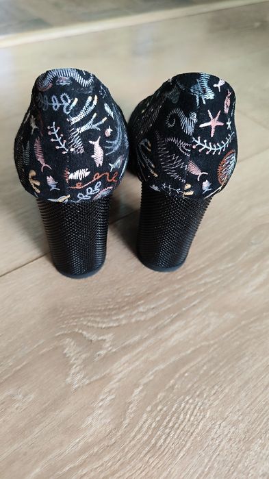 Дамски обувки и ботуши