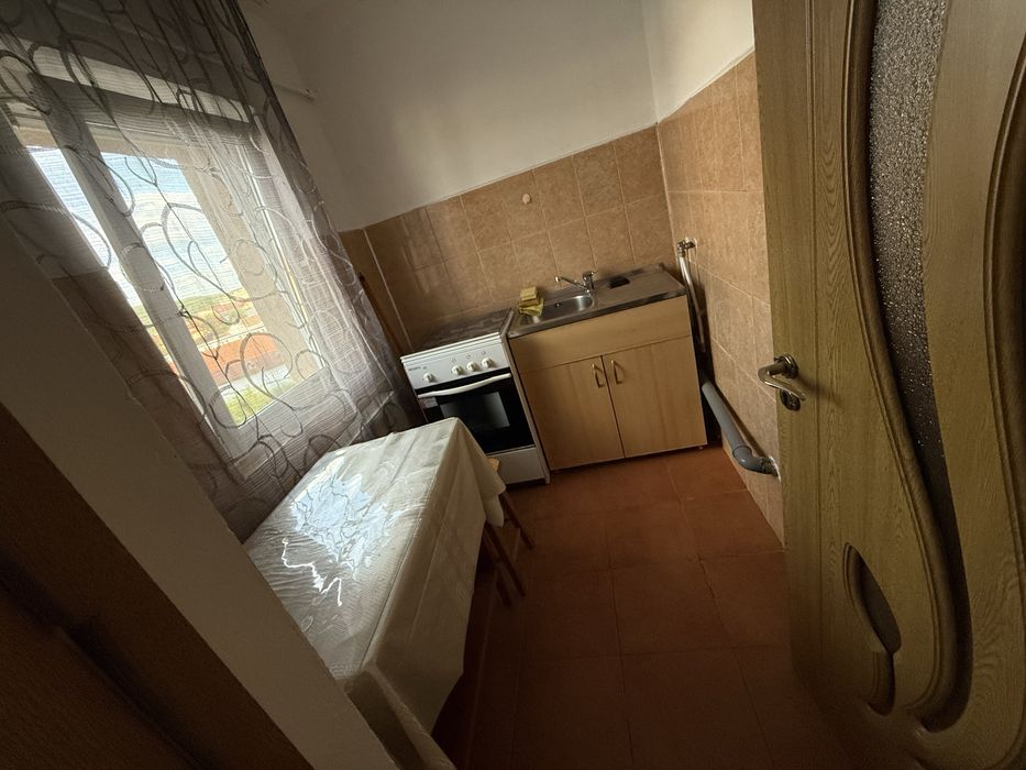 Garsoniera de inchiriat zona Dovali