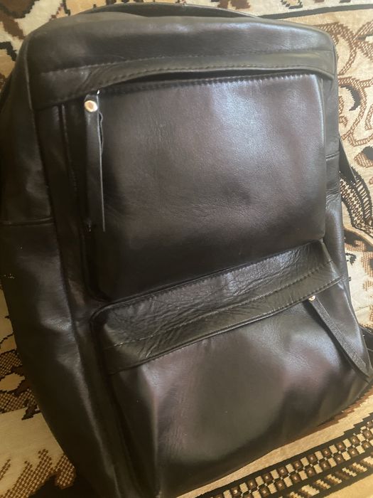 Продам рюкзак . Портфель. Кожа
