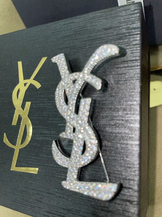 Brosa YSL cu strasuri