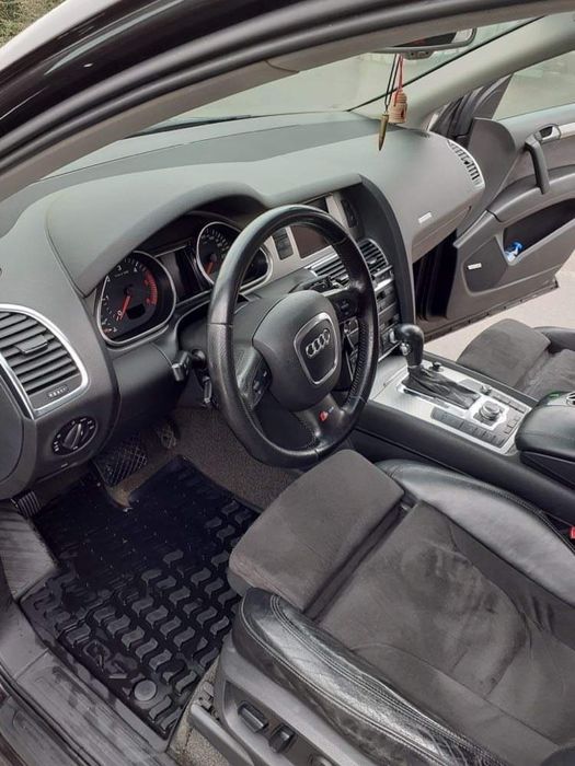 Продавам Ауди q7