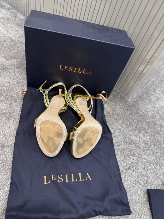 Оригинални сандали LeSILLA огледално златно