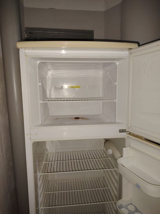 Продаю рабочий холодильник