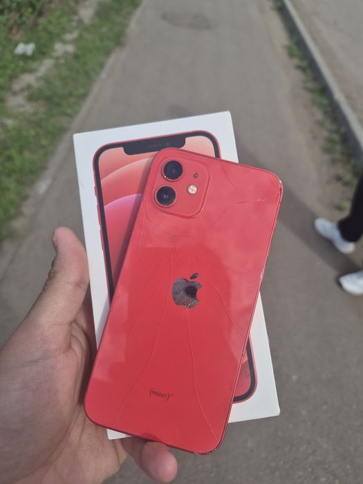Продам Iphone 12 64 gb red