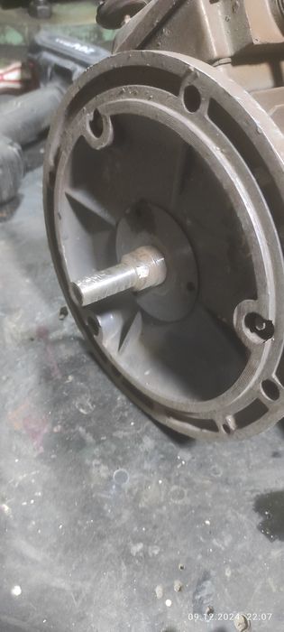 Матор  380.  Можна на 220