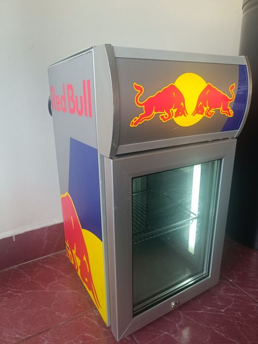 Мини хладилник Red bull