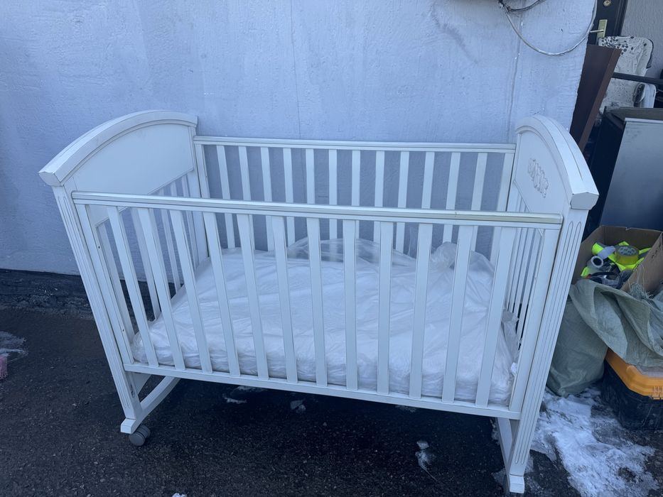 Продам манежку в хороше состоянии