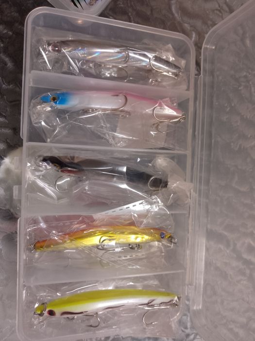 Комплект риболовни примамки – блесни и воблери (нови)