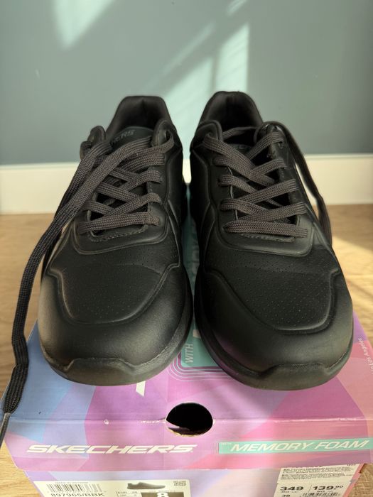 Унисекс маратонки Skechers, размер 38 (25 см). В отлично състояние.