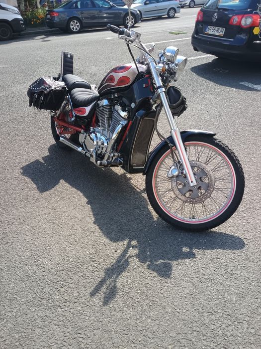 Suzuki Intruder VS800